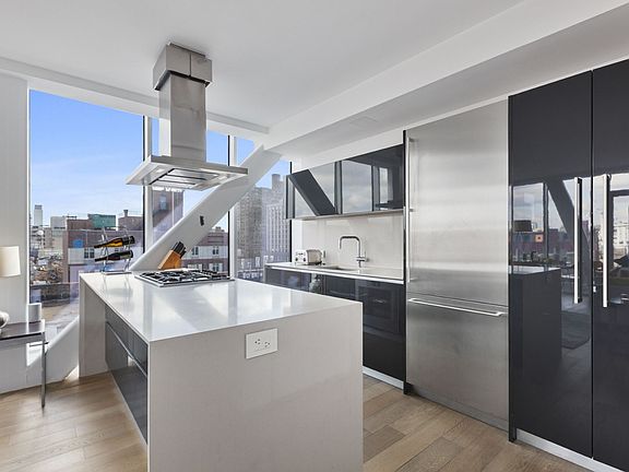 4th image of 100 Norfolk St #9C