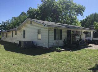 620 Cherry St, Chetopa, KS 67336