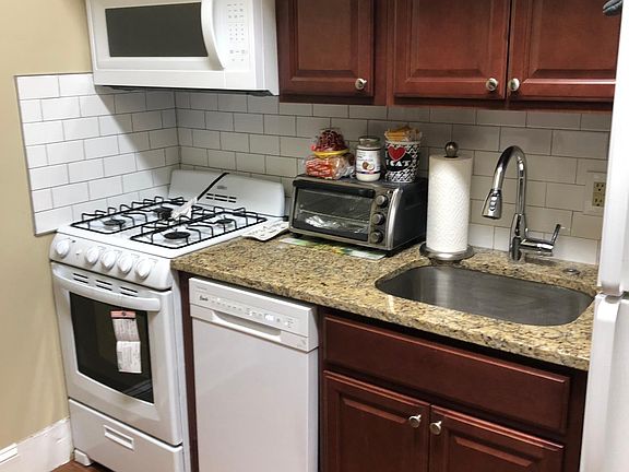 3rd image of 4001 Pine St APT 1R