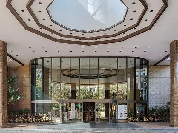 330 East 38th Street image 13 of 14