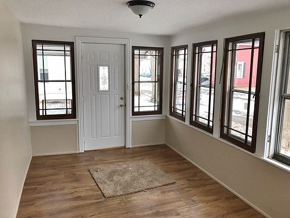 4th image of 224 Wood St
