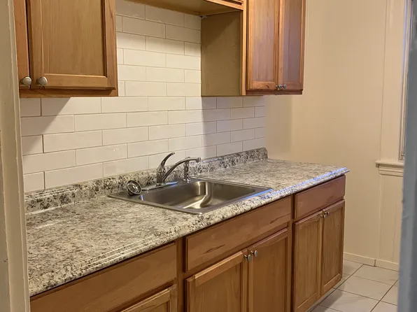 8 Shannon St #3, Worcester, MA 01604