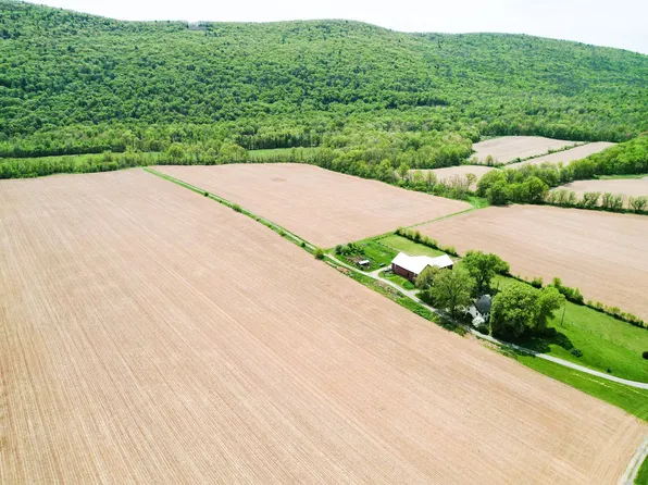 1604 Nippenose Rd, Jersey Shore, PA 17740