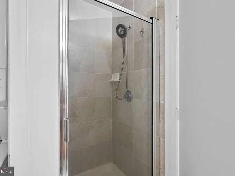2020 12th St NW #108 — Photo 25