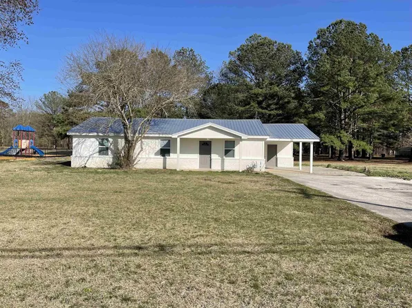 22 Washington St, Burnsville, MS 38833