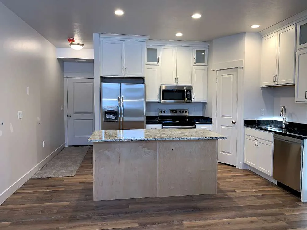 3 bed, 2.5 bath, 1587 sqft, $1,725 — Photo 2