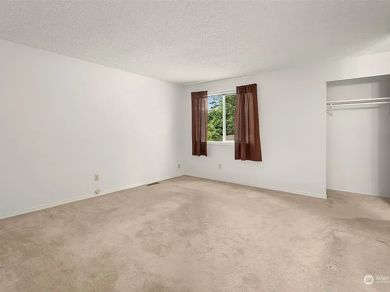 507 123rd Ave NE — Photo 13