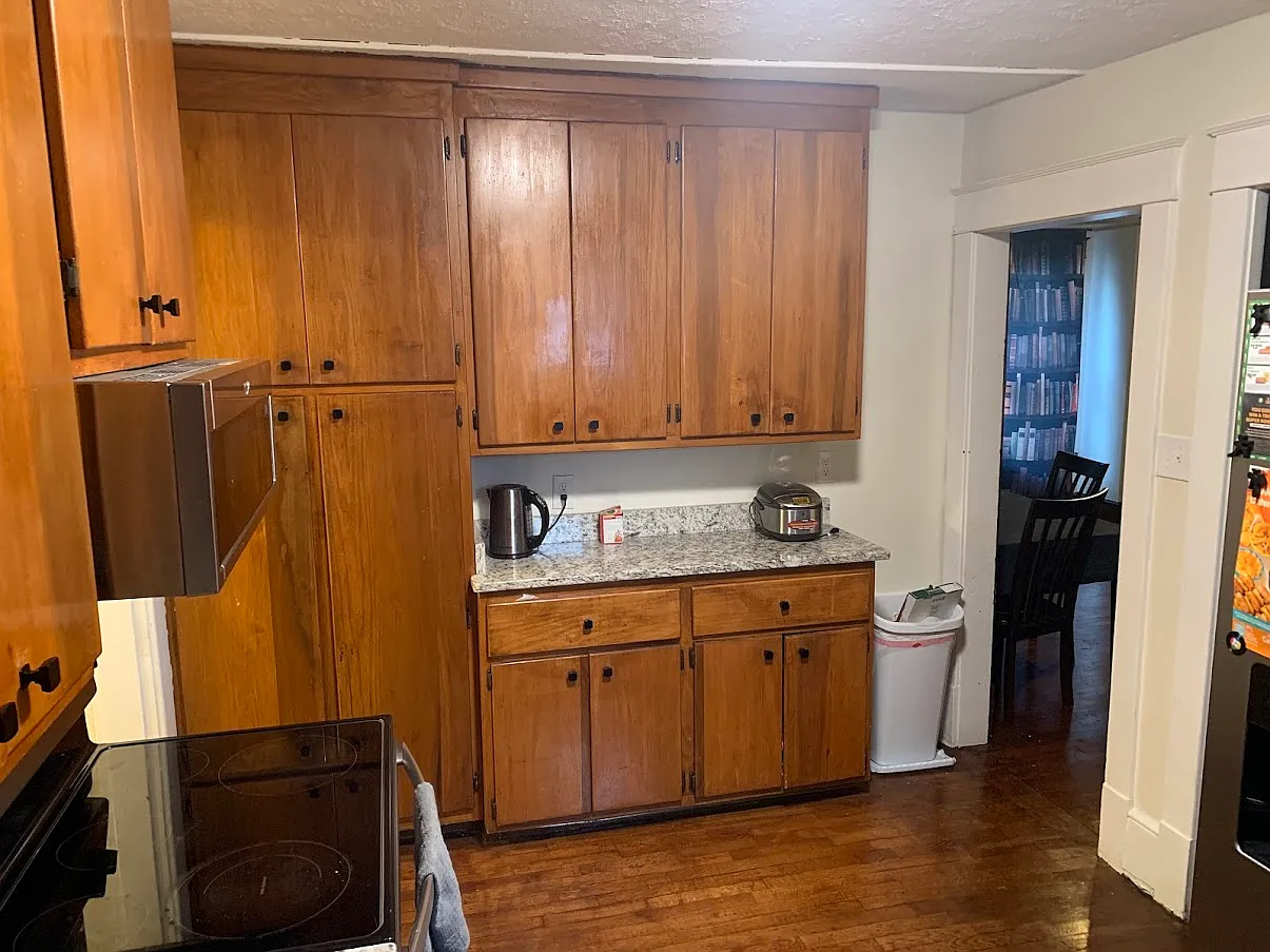 6 bed, 3600 sqft, $625 — Photo 2