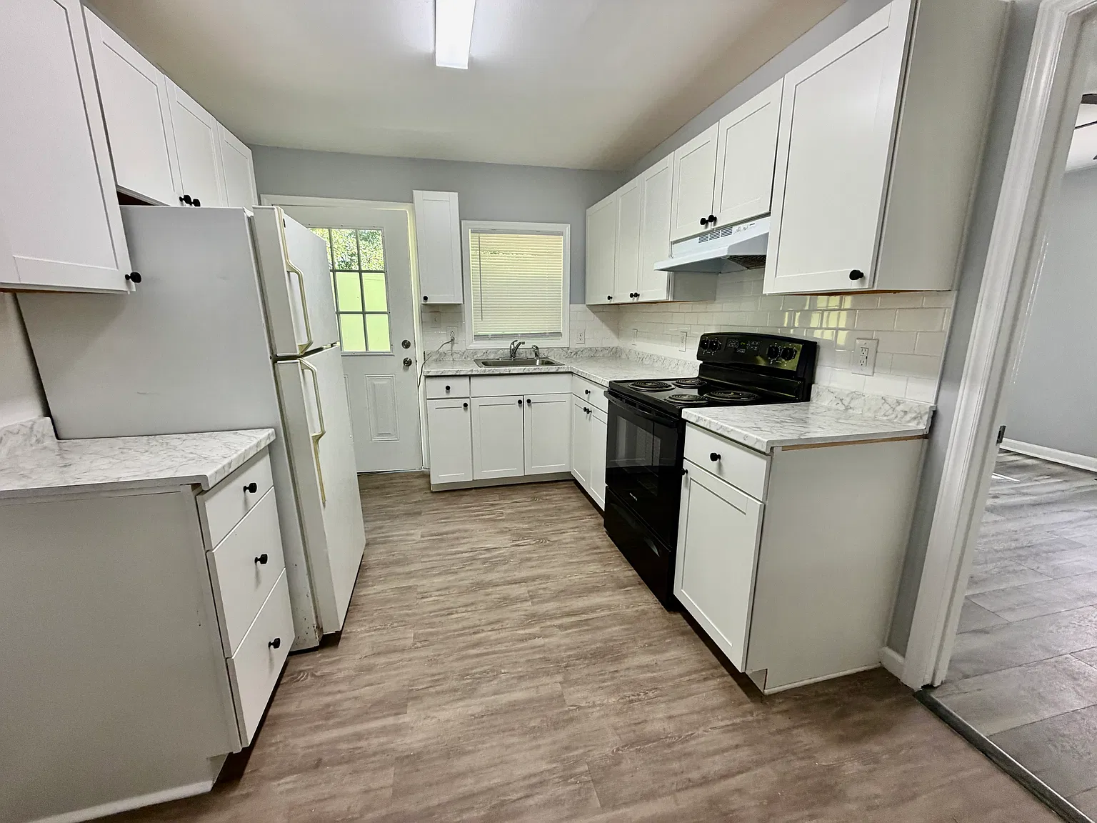 2 bed, $1,200 — Photo 4
