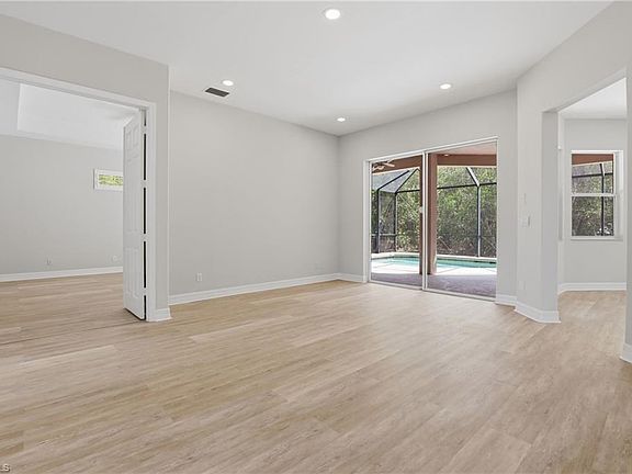 5th image of 2480 52nd AVE NE