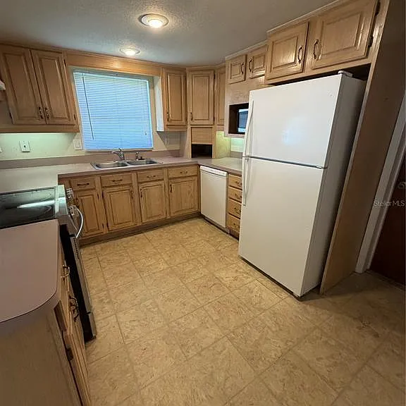517 London Rd — Photo 3