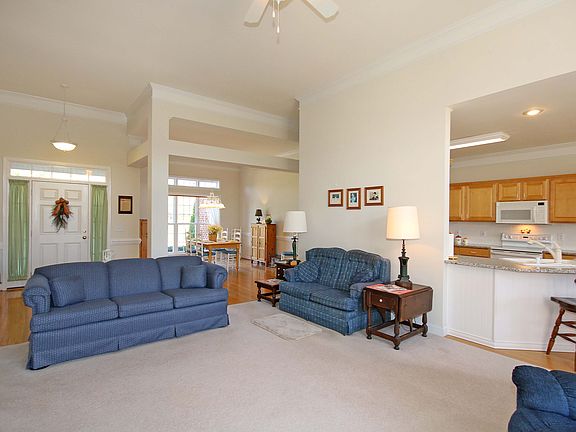 5th image of 9722 Hillspring Dr