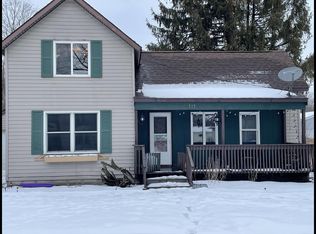 317 E Grant St, Sheridan, MI 48884