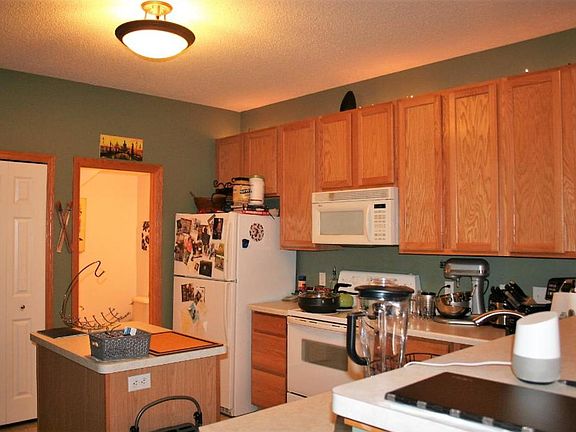 5th image of 726 Maple Hills Dr APT B