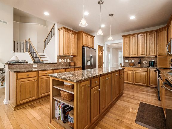 5th image of 6434 Bromfield Dr