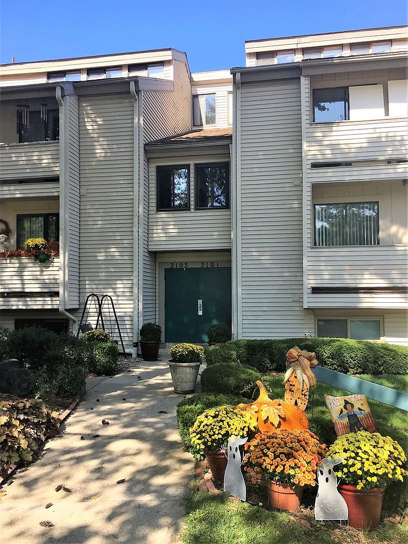Building Photo - 2101 Melrose Dr #C