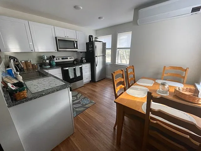 122 Main St — Photo 3