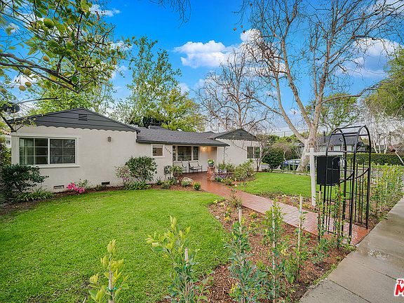 2nd image of 12256 La Maida St