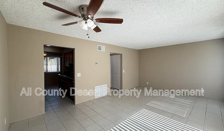 69180 Victoria Dr #8 — Photo 8