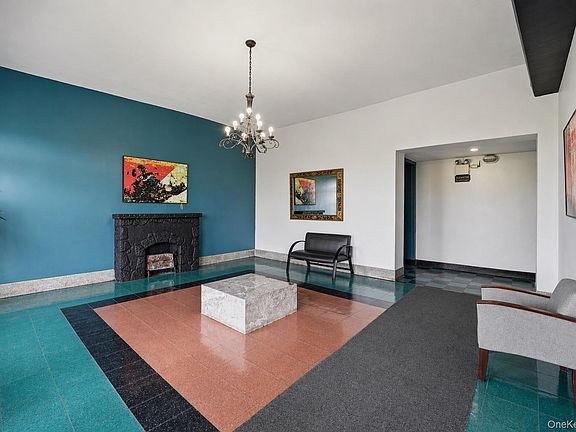 4th image of 2630 Kingsbridge Terrace #7V-7VA