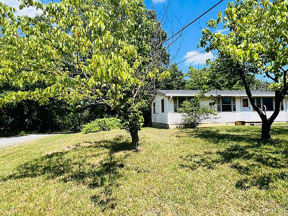 2nd image of 250 Knoll Woods Dr