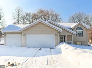 2559 Cypress St N, Maplewood, MN 55109