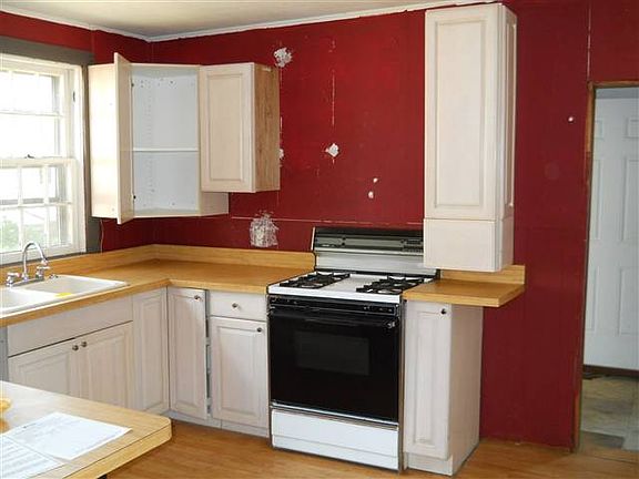 4th image of 1129 W Lexington Ave