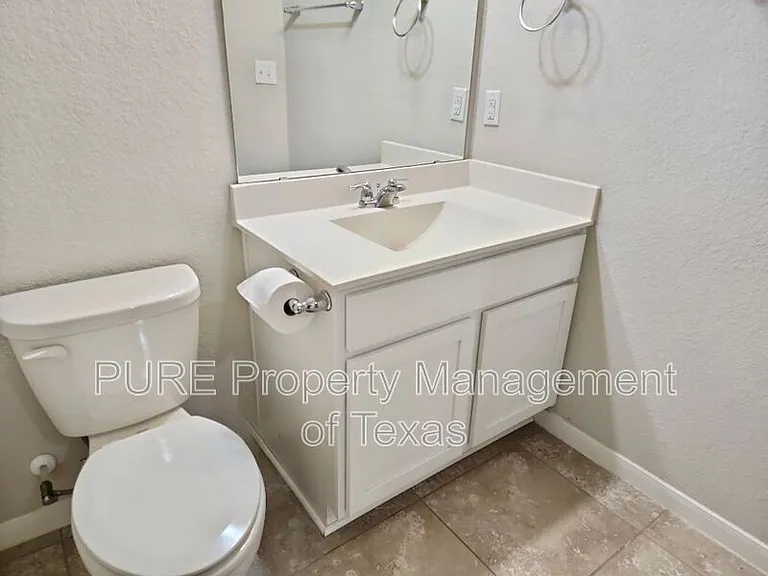 1019 Granbury Cv — Photo 14