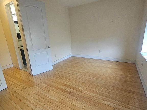 3rd image of 75 Saint Nicholas Pl APT 4G