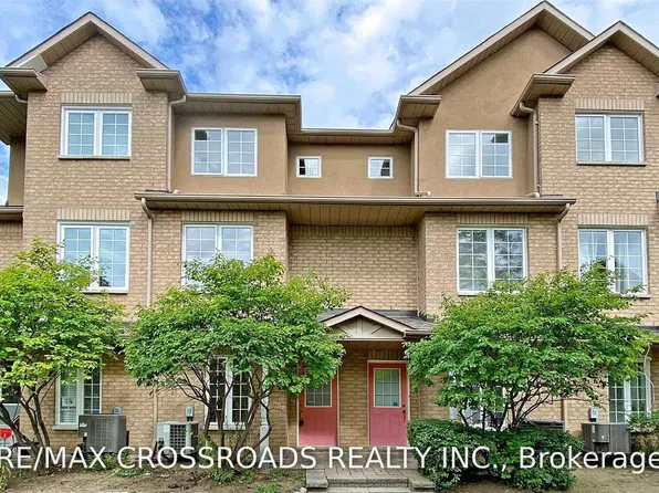 22 Saint Moritz Way #9, Markham, ON L3R 4G4
