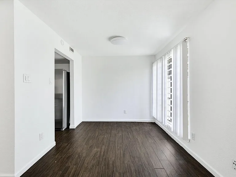 9548 Pagewood Ln #9548 — Photo 7