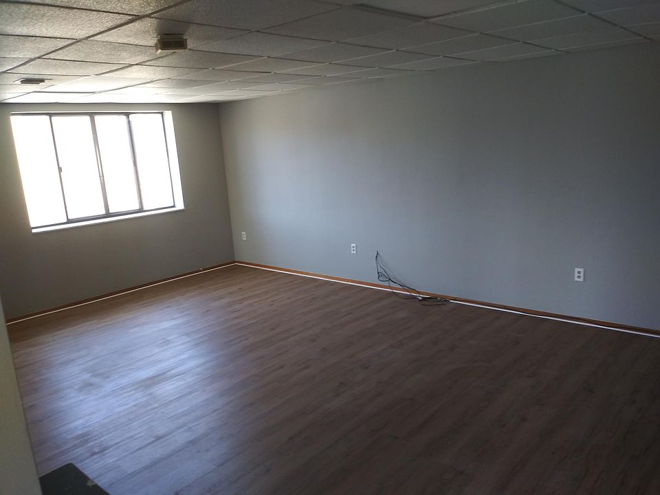 Large living area, open to kitchen