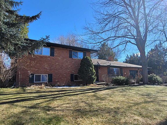 5th image of 2152 Hillcrest Ln