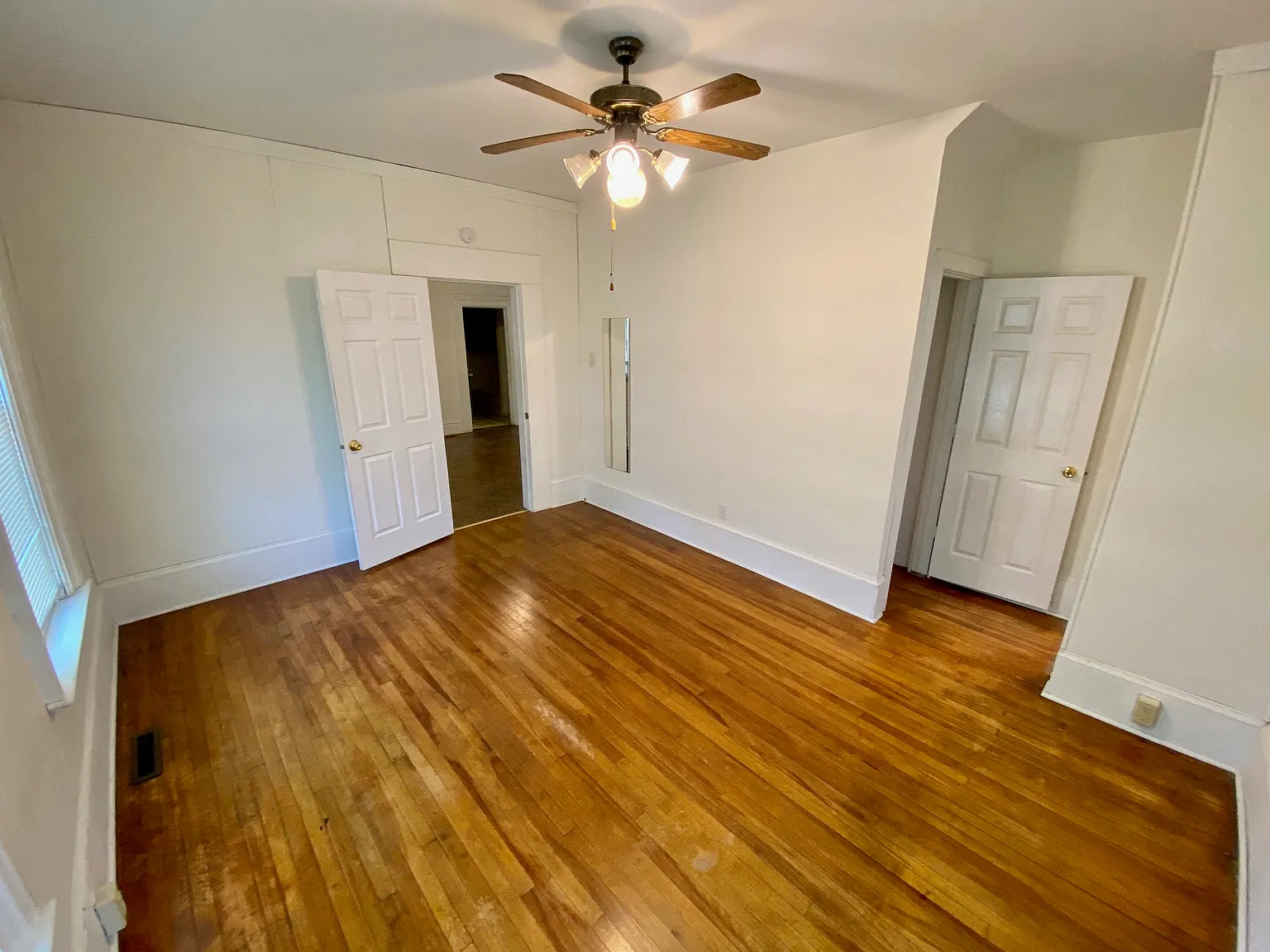 4 bed, $2,000 — Photo 4