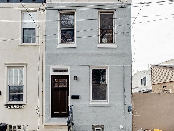 2nd image of 1034 E Eyre St