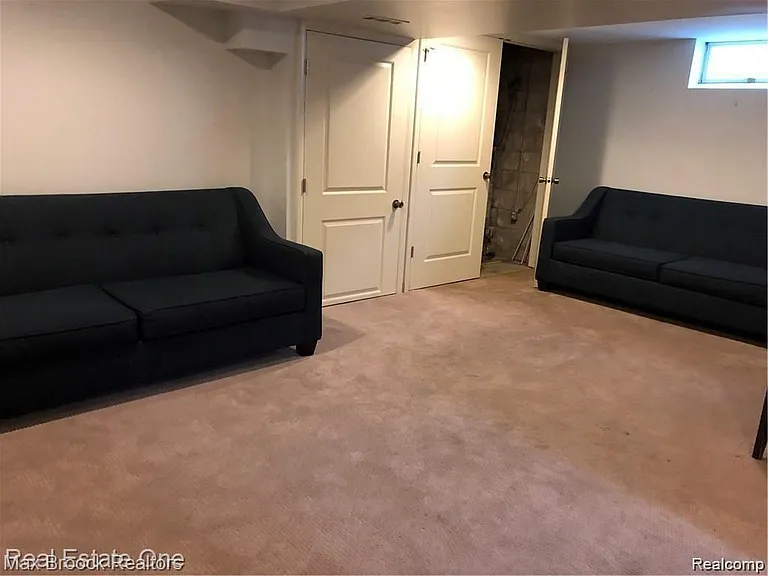 1610 South Blvd — Photo 13