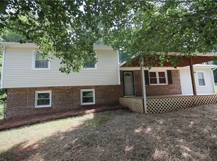 109 Partridge Ln, King, NC 27021