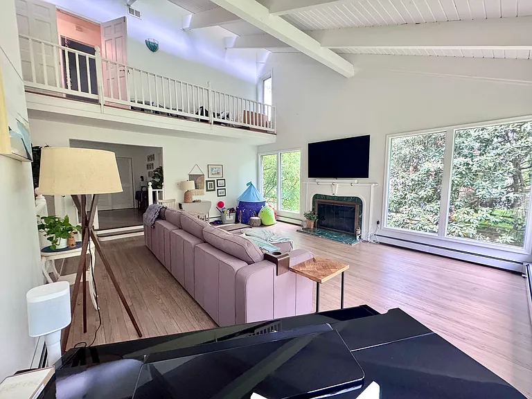 1430 Carrington Ln — Photo 16