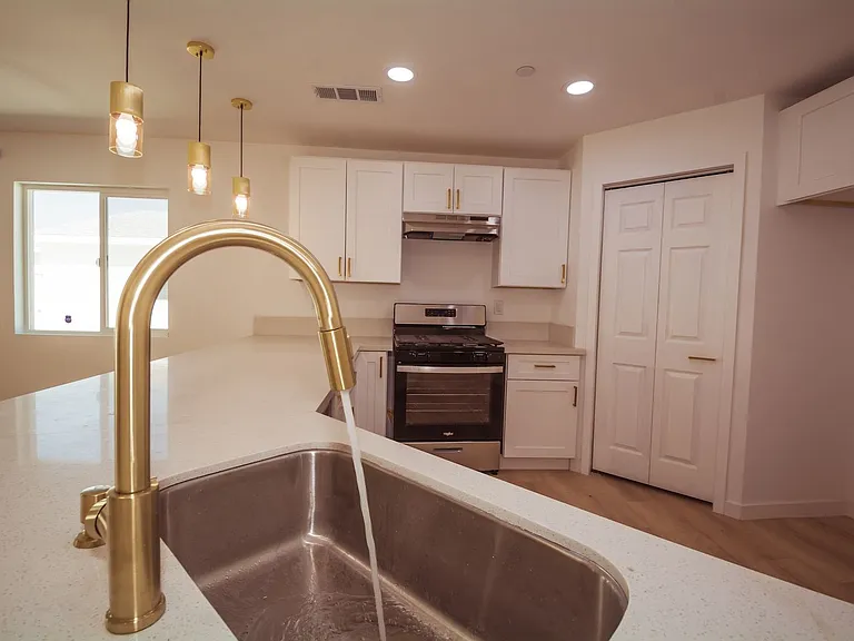 8258 Bennett Ave — Photo 7