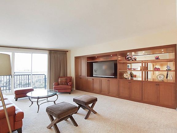 4th image of 850 E Ocean Blvd Unit 1211