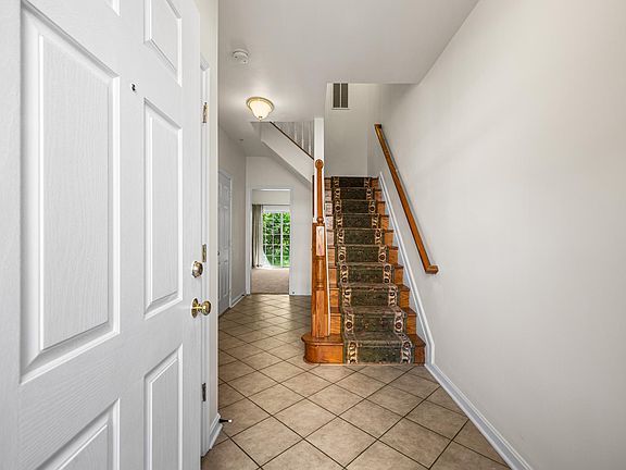 3rd image of 129 Hearth Ct