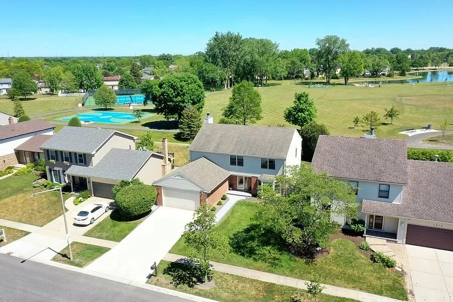 1283 Green Knolls Dr photo 1