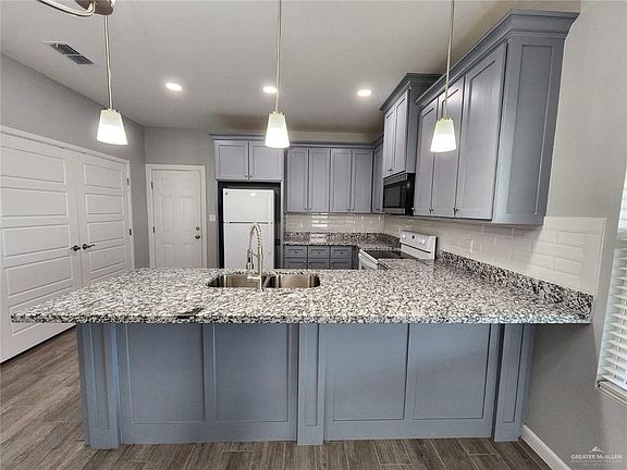 5th image of 1421 E Hibiscus Ave #3