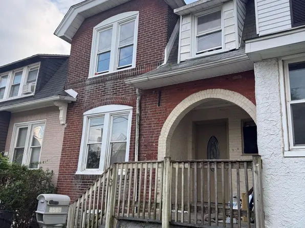 13 Walnut St, Marcus Hook, PA 19061