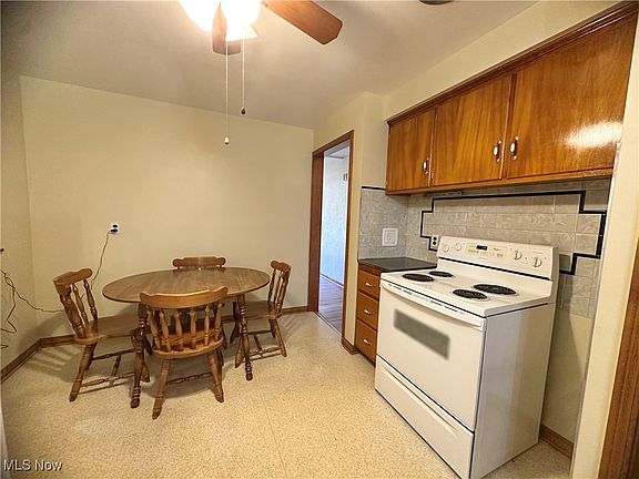 5th image of 6564 Oakwood Dr