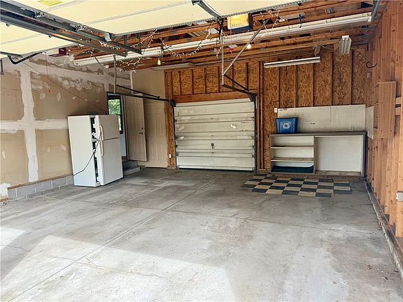 3rd image of 154 Canal Rd