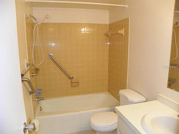 5th image of 2739 Nassau St APT 2
