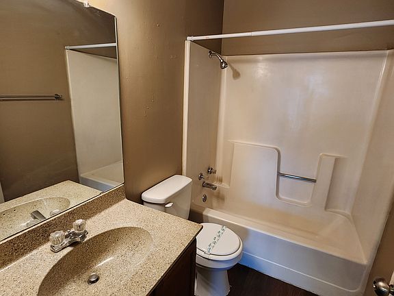 4th image of 613 Wolftrap Dr
