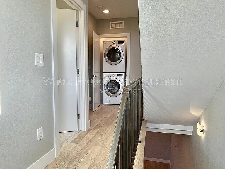 1547 Utica St — Photo 21