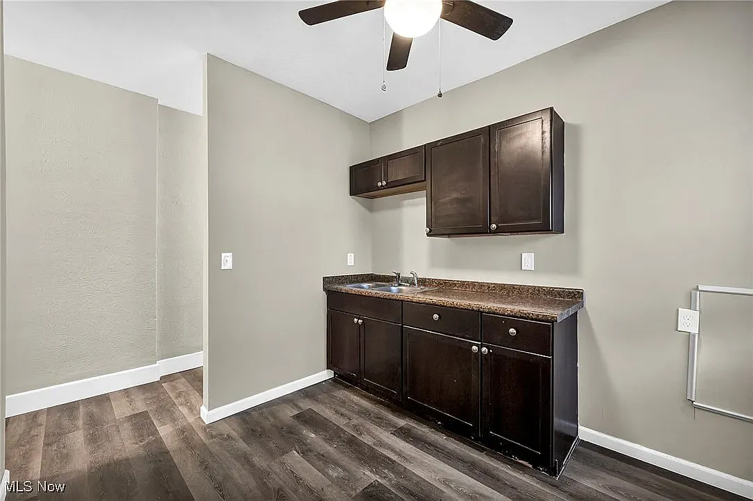 2 bed, $1,100 — Photo 4